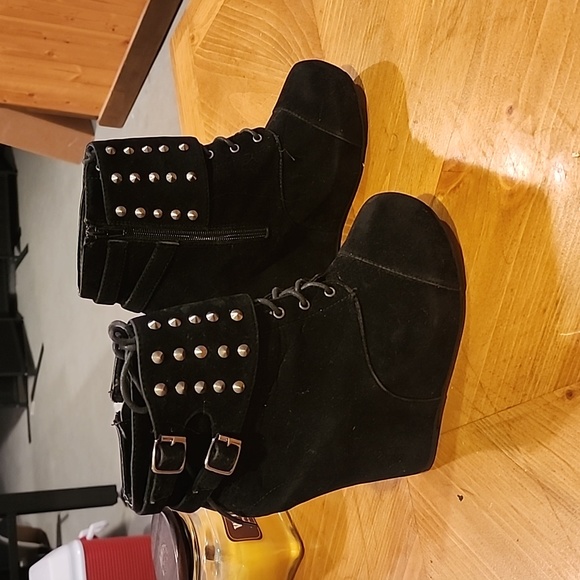 Wedges - Picture 2 of 12